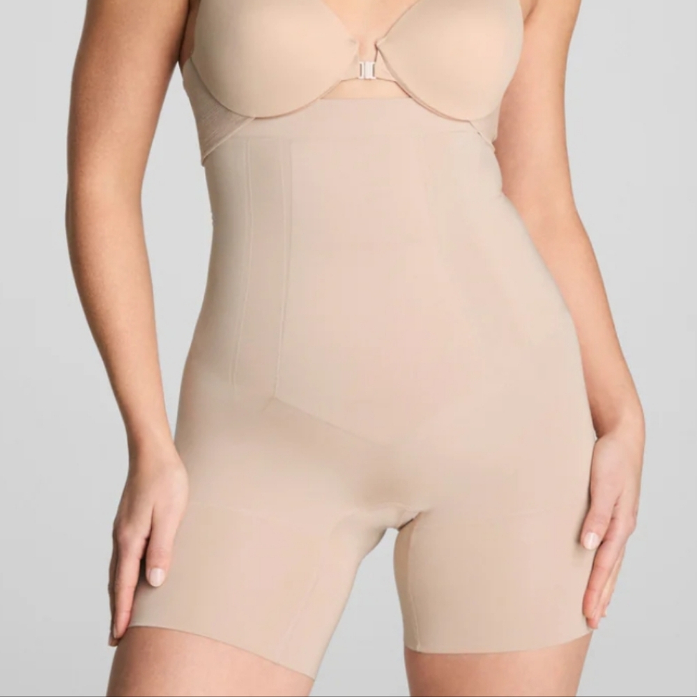 Spanx High-Waisted Mid-Thigh Short - Soft Nude
